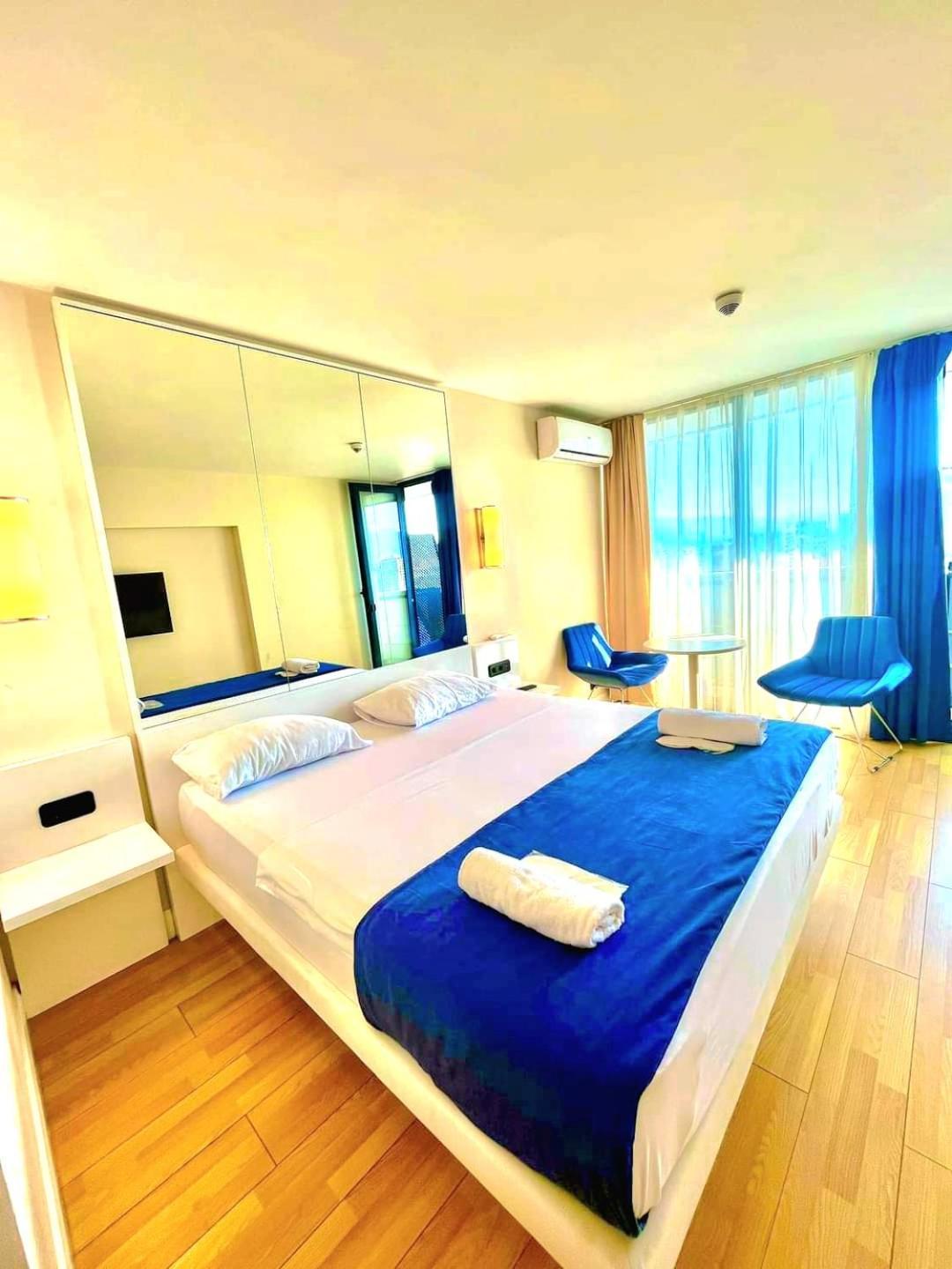 Orbi City A D Appartement Batoemi Buitenkant foto