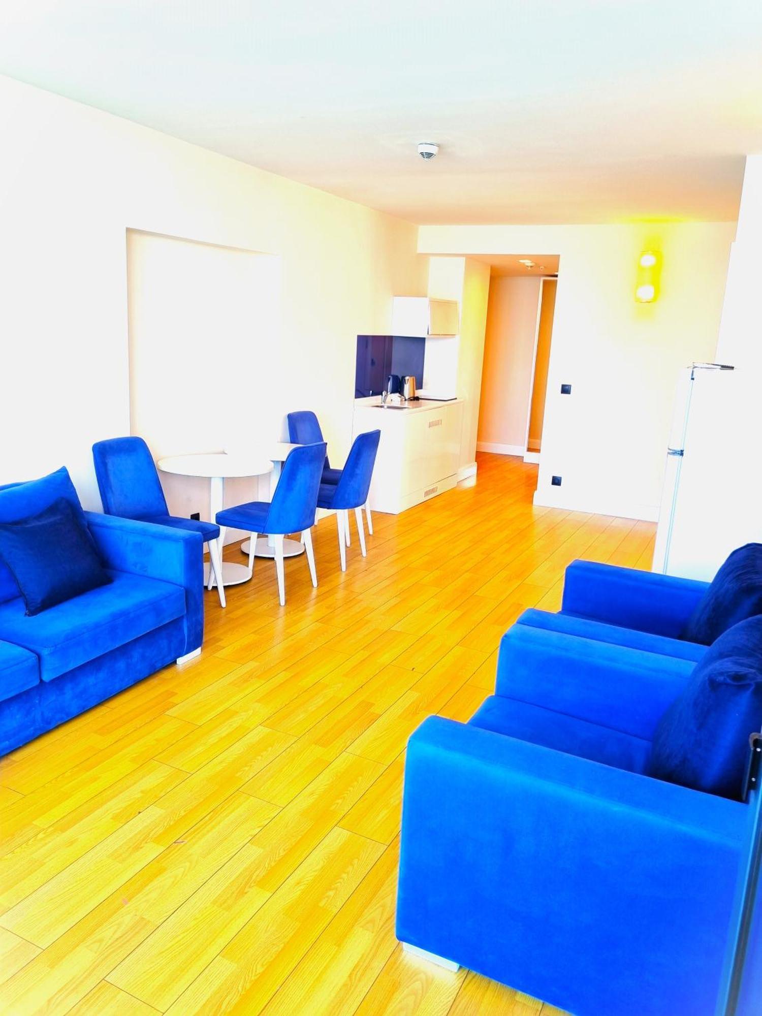 Orbi City A D Appartement Batoemi Buitenkant foto